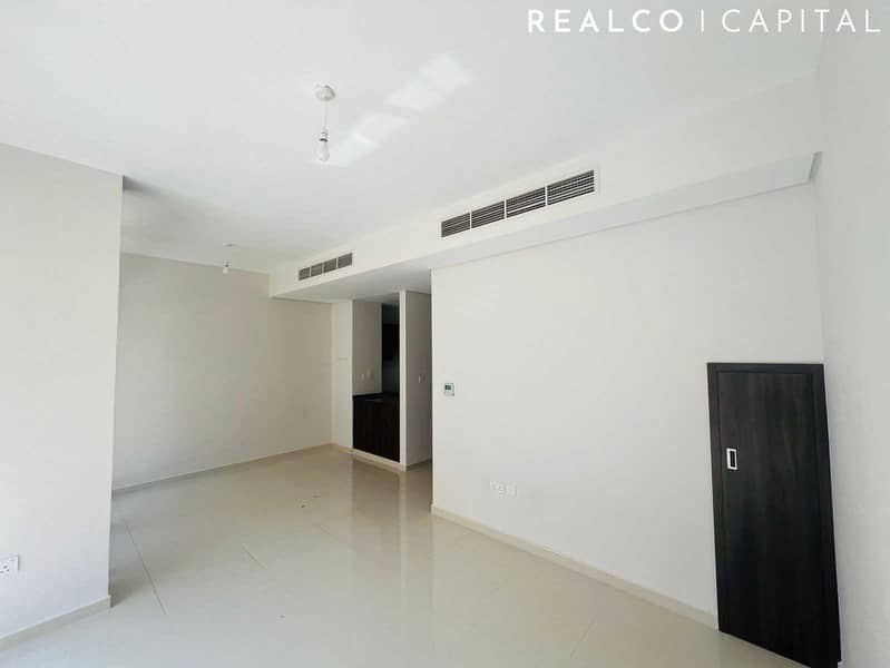 3 Bedrooms : Brown Kitchen : Ready To Move - Image 11