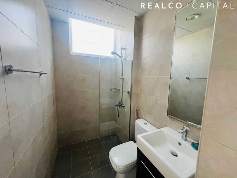 3 Bedrooms : Brown Kitchen : Ready To Move - Image 18