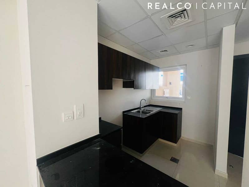 3 Bedrooms : Brown Kitchen : Ready To Move - Image 21