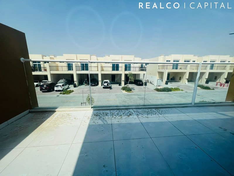 3 Bedrooms : Brown Kitchen : Ready To Move - Image 22