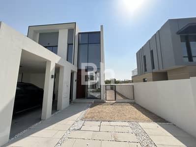 4 Bedroom Townhouse for Rent in The Valley by Emaar, Dubai - Directly On Central Park | Corner Unit | Modern