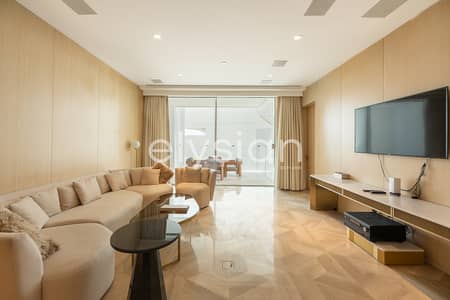 3 Bedroom Flat for Rent in Palm Jumeirah, Dubai - Beachfront Living | Furnished | Low Floor
