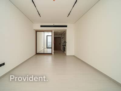 Studio for Sale in Business Bay, Dubai - Spacious Layout | Brand New | Canal View