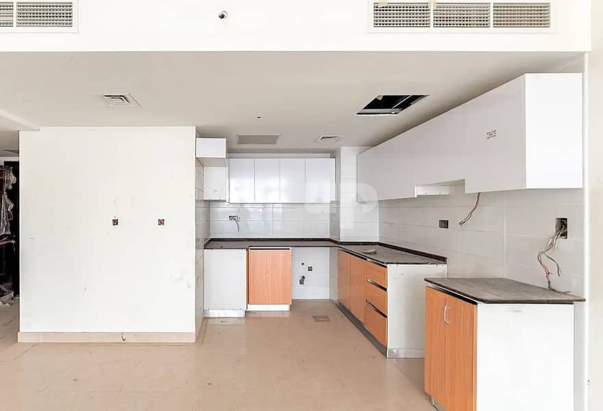 Brand New | Spacious | Prime Location - Image 4