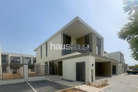 4 Bedroom Townhouse for Rent in Tilal Al Ghaf, Dubai - Integrated Appliances | Garage Door | Smart Entry