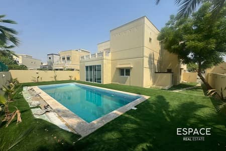 4 Bedroom Villa for Rent in The Meadows, Dubai - Private Pool | Fully Upgarded | Must See