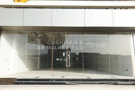 Shop for Rent in Sheikh Zayed Road, Dubai - Spacious Showroom | Easy Access to SZR