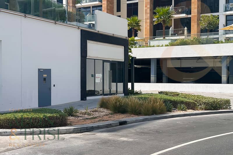 Amazing opportunity | Shop Rented | Azizi Rivier Amazing opportunity | Shop Rented | Azizi Rivier