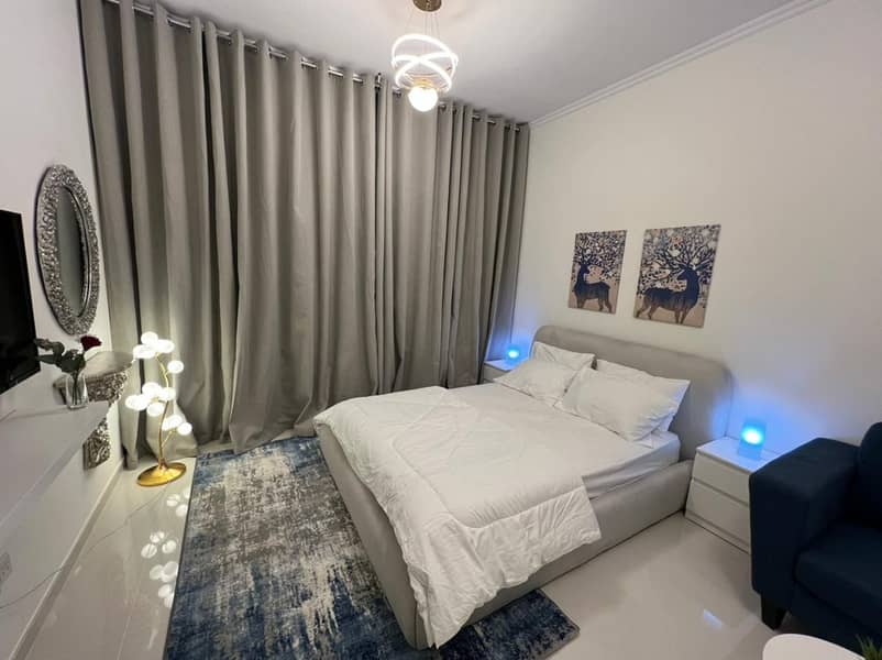 Immaculate Studio II Prime Location II Exclusive Offer