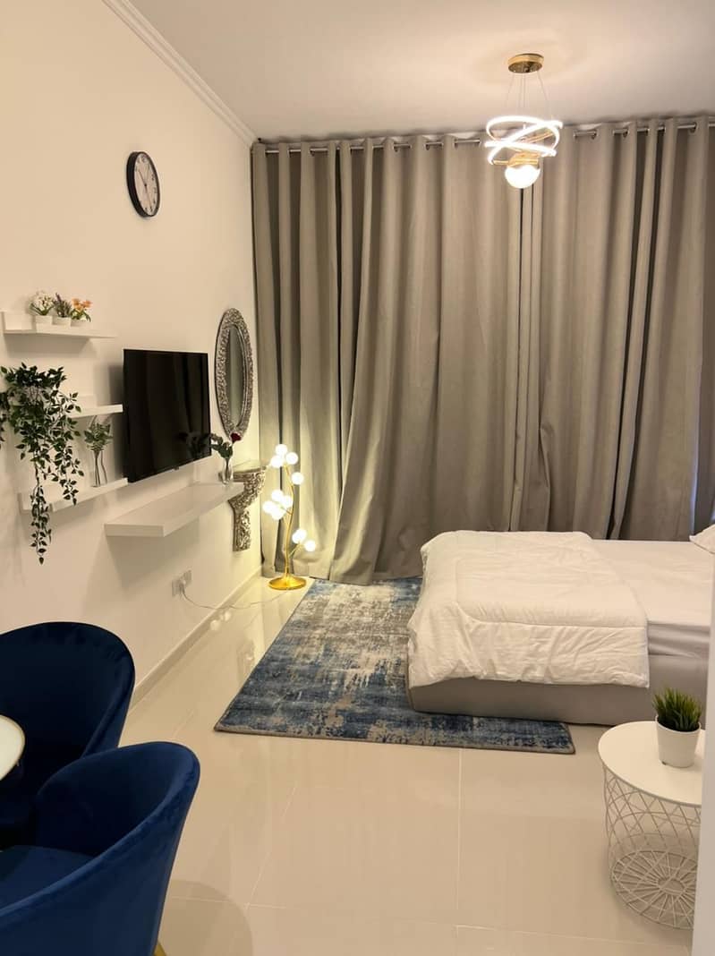 Immaculate Studio II Prime Location II Exclusive Offer