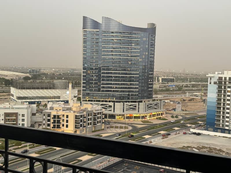 Immaculate Studio II Prime Location II Exclusive Offer - Image 12