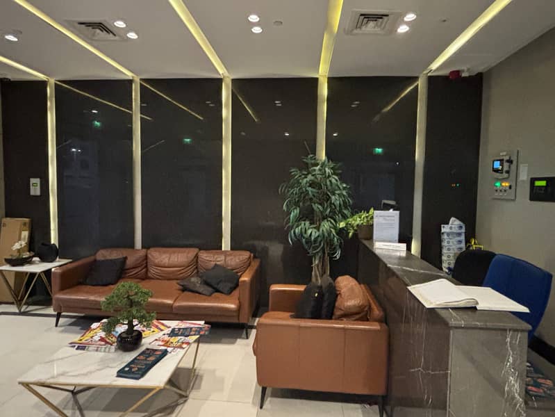 Immaculate Studio II Prime Location II Exclusive Offer - Image 14