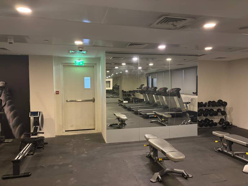 Immaculate Studio II Prime Location II Exclusive Offer - Image 16