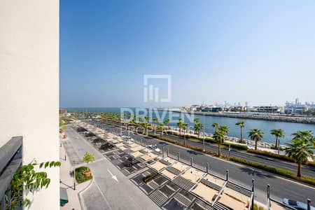 2 Bedroom Apartment for Rent in Jumeirah, Dubai - Sea View | Prime Location | Ready on 15th Nov