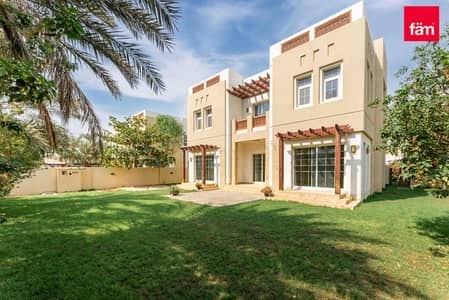 فیلا 5 غرف نوم للايجار في مدن، دبي - فیلا في نسيم،مدن 5 غرف 370000 درهم - 12765447