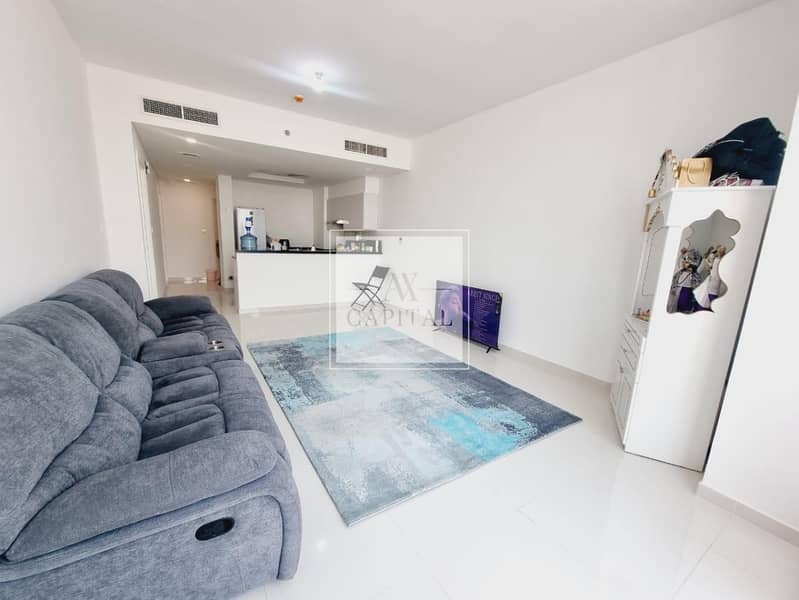 Tenanted 1BR | Middle Floor | Community View