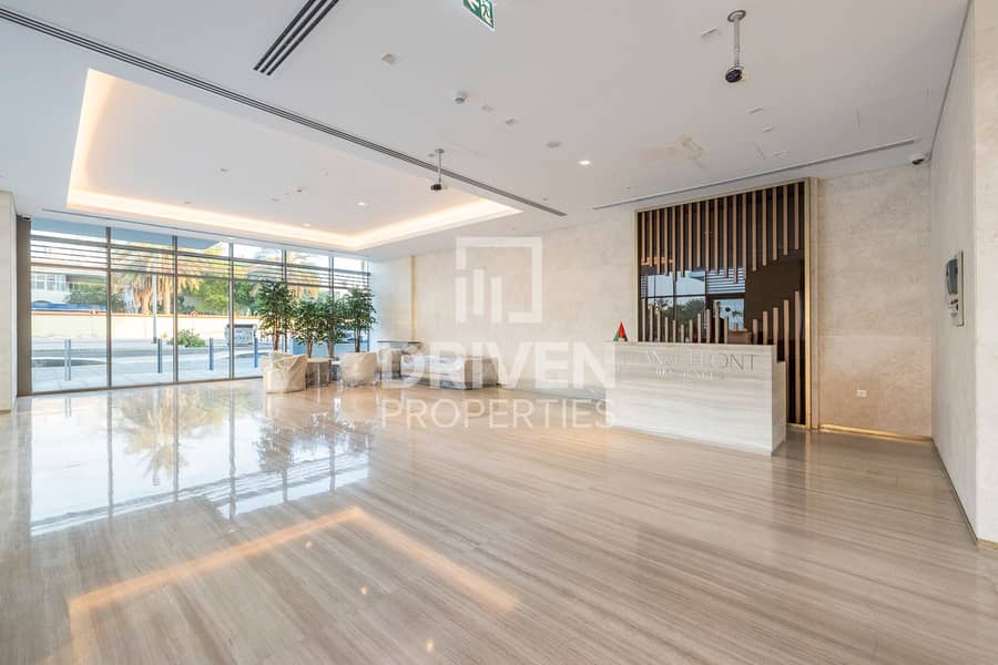 Vacant | Burj Khalifa View | Spacious Apt - Image 16