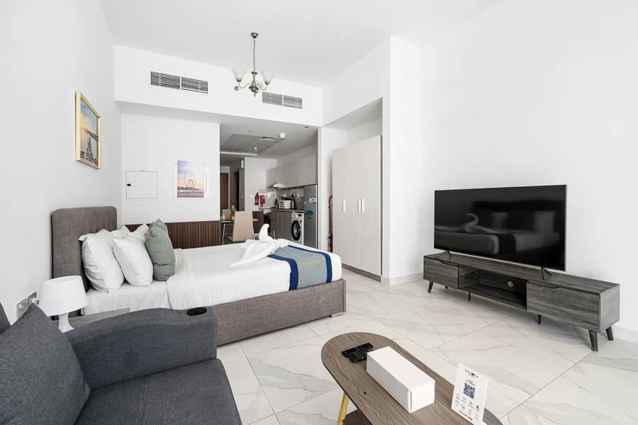 Spacious Studio with Canal View | Ready to Move in - Image 8