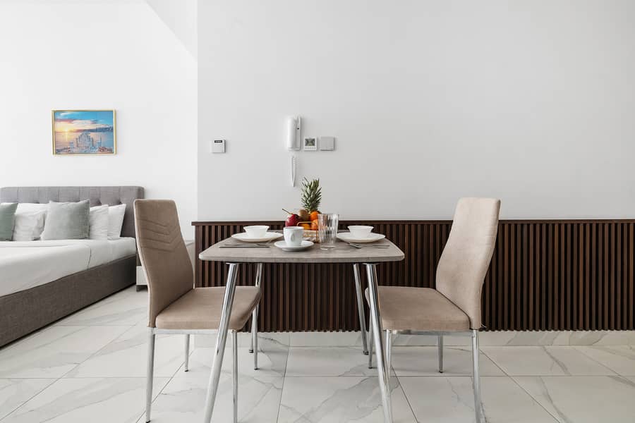 Spacious Studio with Canal View | Ready to Move in - Image 9