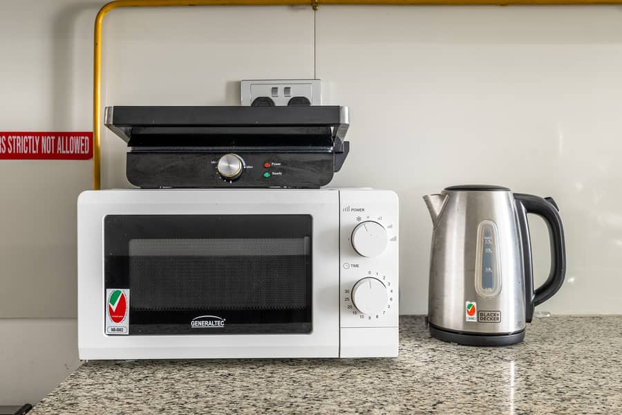 Spacious Studio with Canal View | Ready to Move in - Image 10