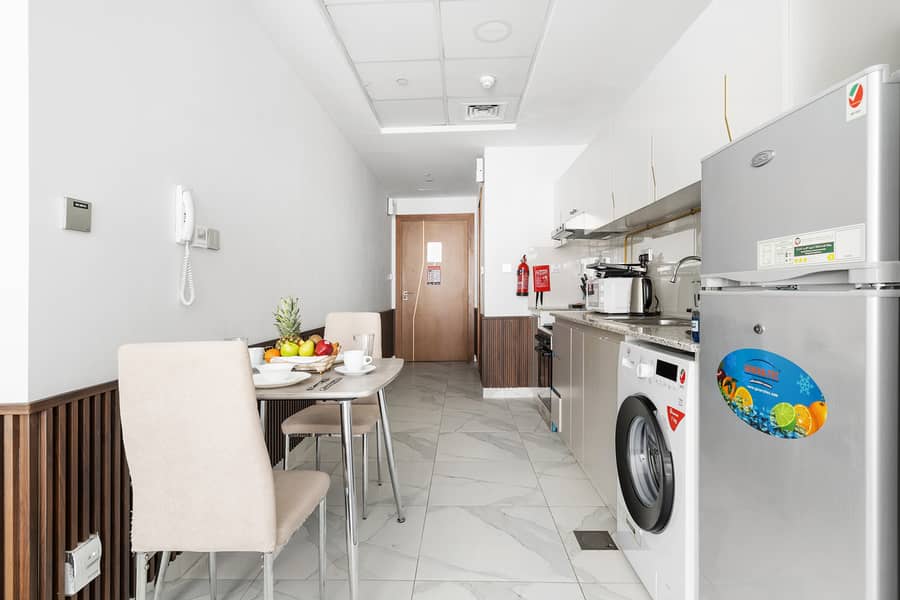 Spacious Studio with Canal View | Ready to Move in - Image 18