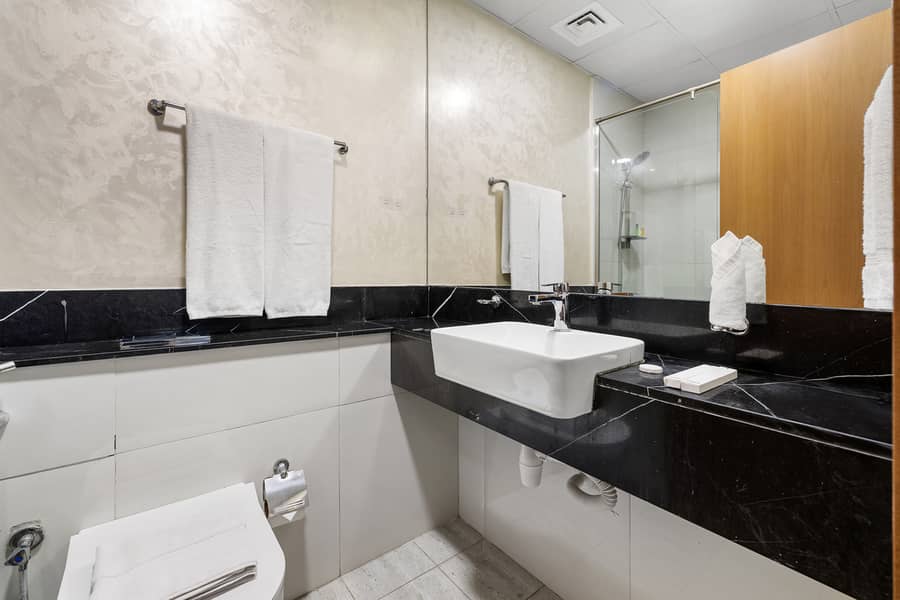 Spacious Studio with Canal View | Ready to Move in - Image 19