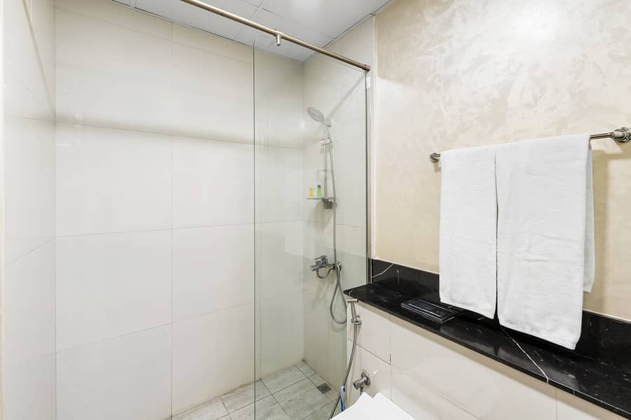 Spacious Studio with Canal View | Ready to Move in - Image 20