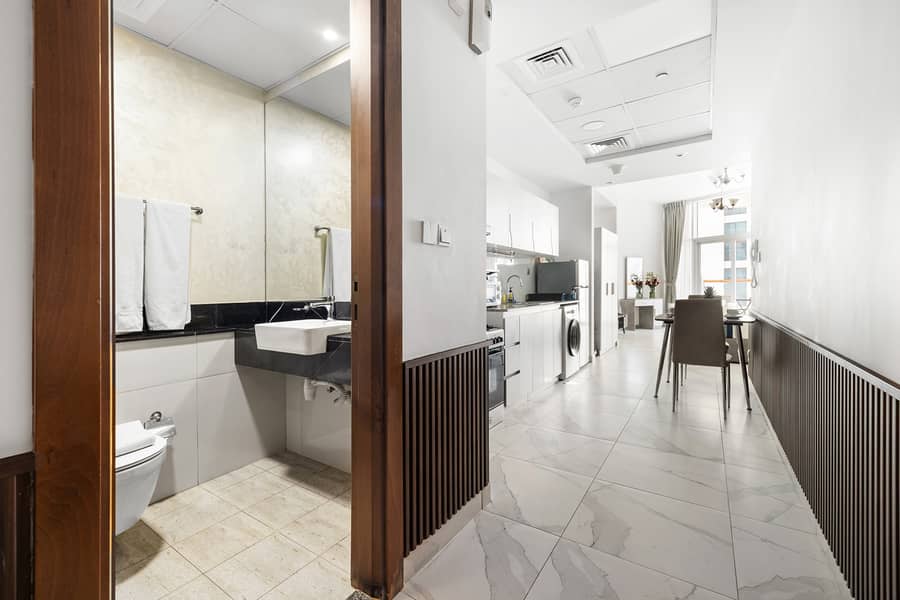 Spacious Studio with Canal View | Ready to Move in - Image 21