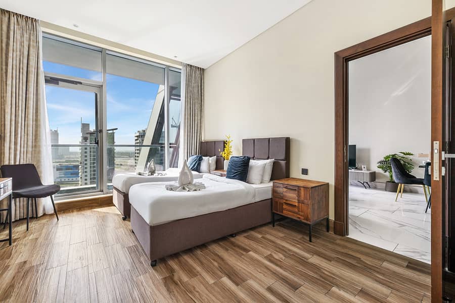 Elegant 2 BR Canal View | Hotel-Style Living | Great Amenities - Image 11