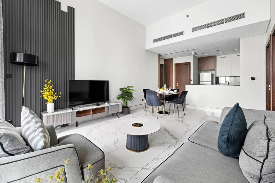 Elegant 2 BR Canal View | Hotel-Style Living | Great Amenities - Image 7