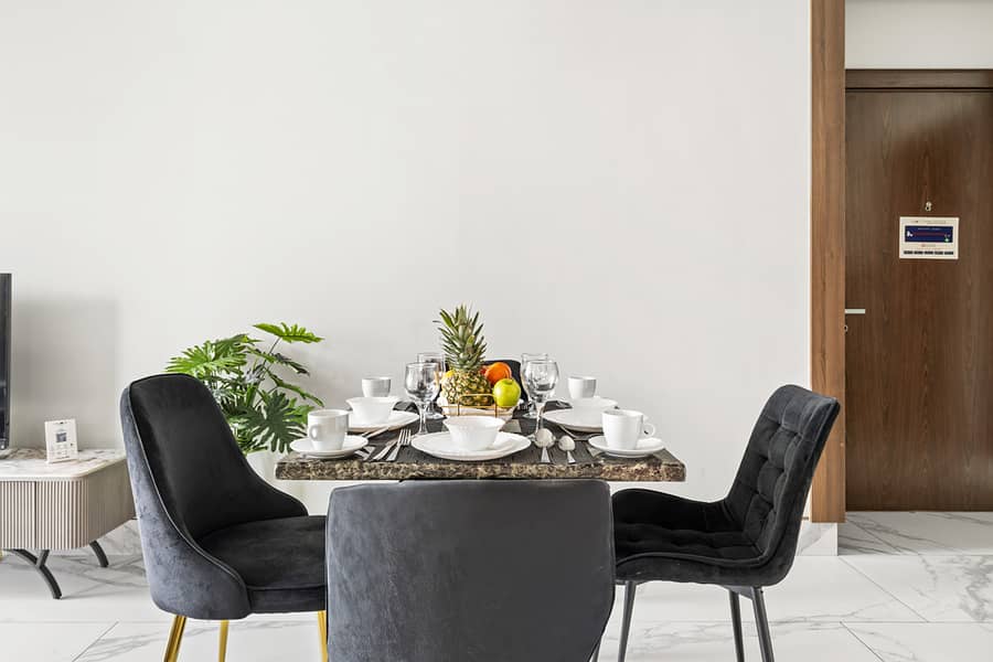 Elegant 2 BR Canal View | Hotel-Style Living | Great Amenities - Image 17