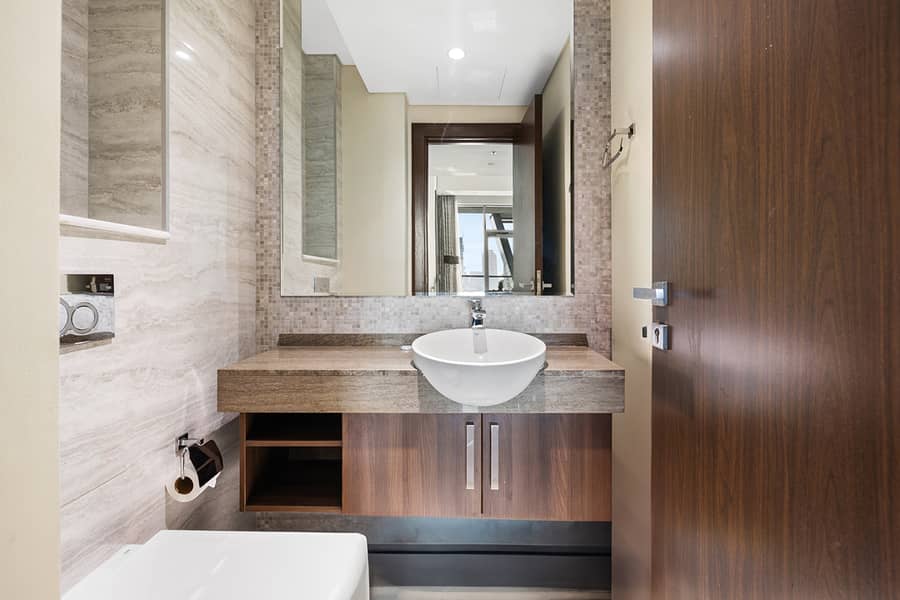 Elegant 2 BR Canal View | Hotel-Style Living | Great Amenities - Image 34