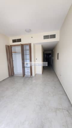 شقة في كورنيش الفجيرة 18000 درهم - 12767815