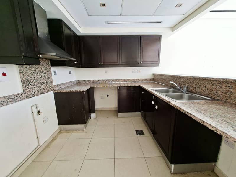 Single Row | Park Facing | Easy Access | Available - Image 10