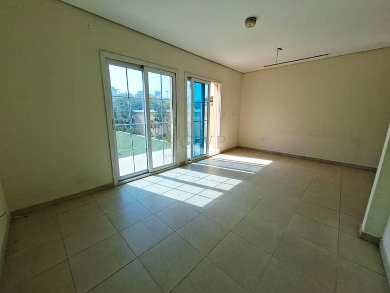 Single Row | Park Facing | Easy Access | Available - Image 15