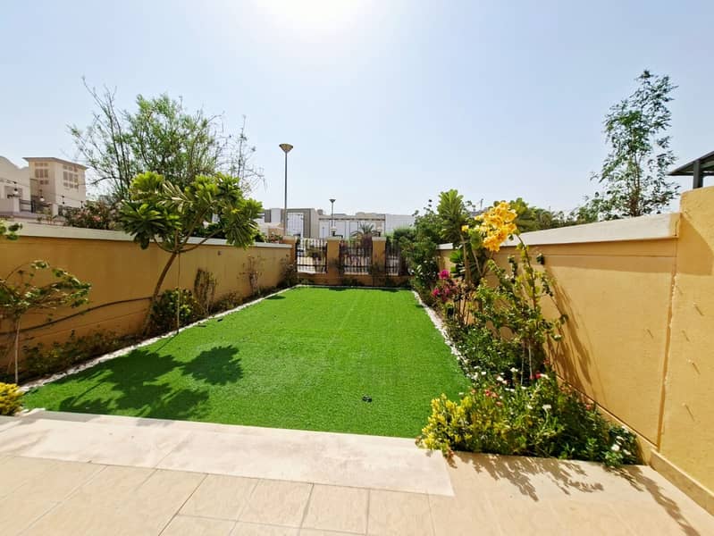 Single Row | Park Facing | Easy Access | Available - Image 16