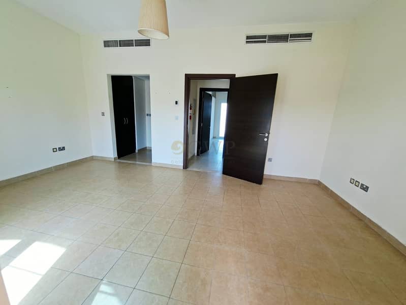 Single Row | Park Facing | Easy Access | Available - Image 21