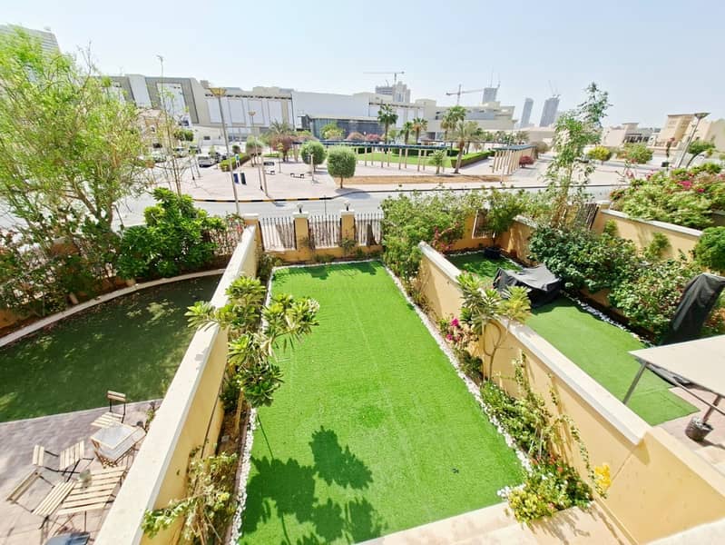 Single Row | Park Facing | Easy Access | Available - Image 24