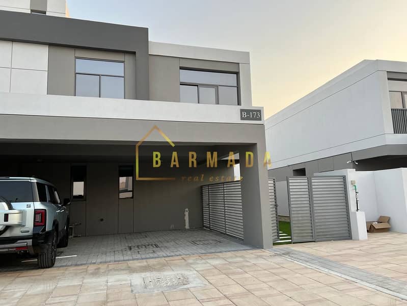 The Pulse Beachfront | 5BR Villa with Maid’s Room | Private Garden