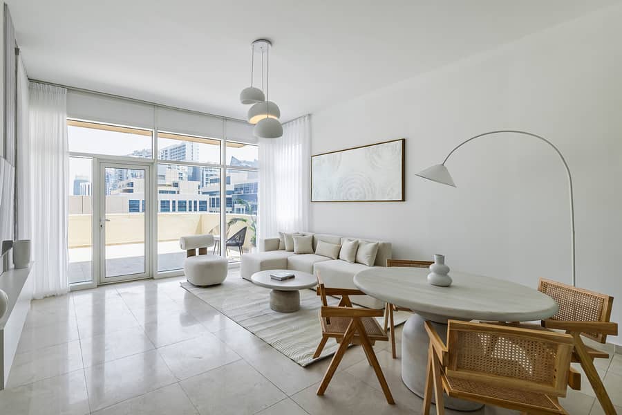 Spacious 1 BR Plus Study Room | City View | Close to Downtown