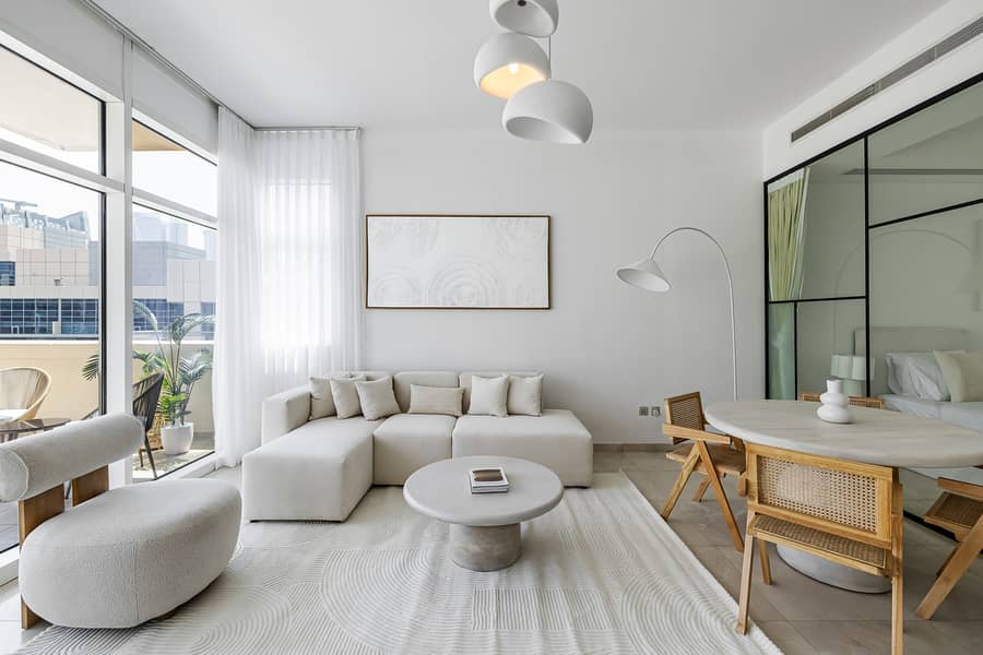 Spacious 1 BR Plus Study Room | City View | Close to Downtown