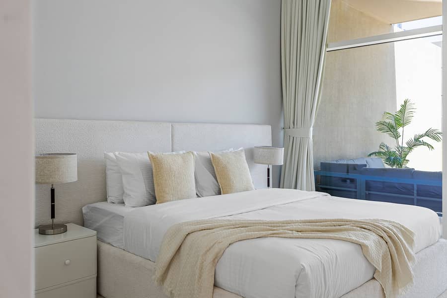 Spacious 1 BR Plus Study Room | City View | Close to Downtown - Image 8