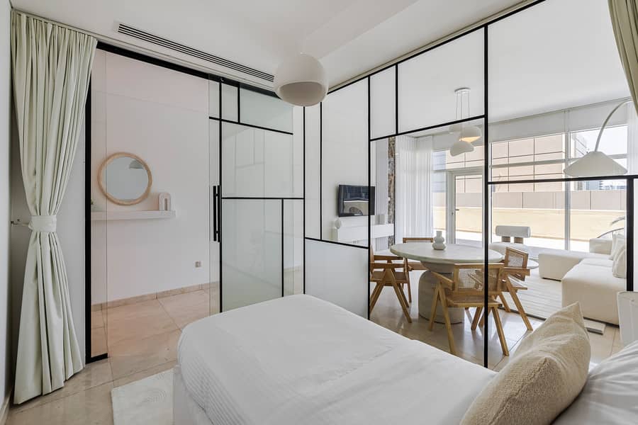 Spacious 1 BR Plus Study Room | City View | Close to Downtown - Image 9