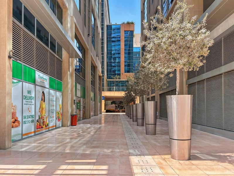 Spacious 1 BR Plus Study Room | City View | Close to Downtown - Image 16