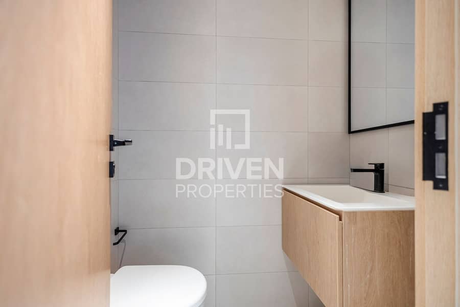 Burj Khalifa View | Vacant | Fully Furnished - Image 10