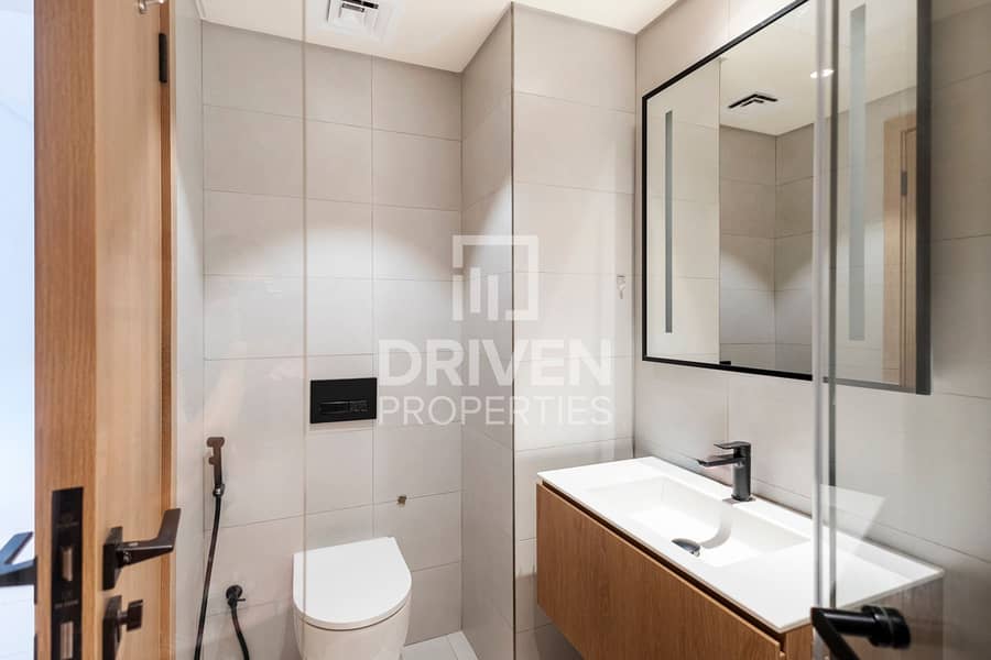 Burj Khalifa View | Vacant | Fully Furnished - Image 14