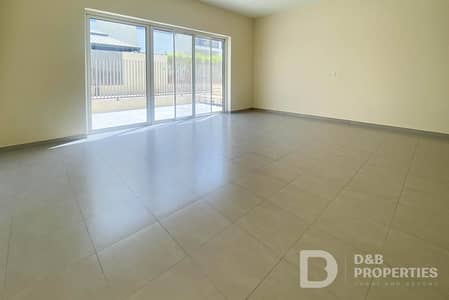 2 Bedroom Flat for Rent in Dubai South, Dubai - Well Priced | Vacant | Large Layout