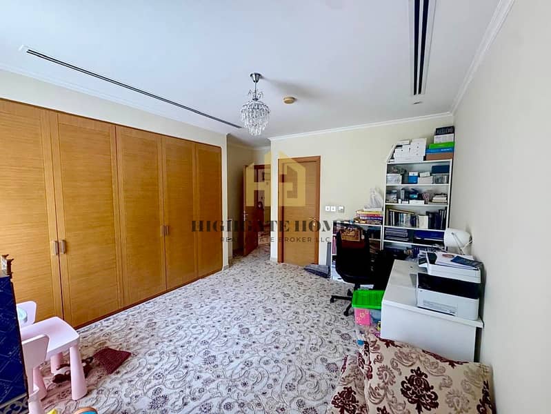 NEW in the Market | 4BR Small | Well-Kept Villa - Image 7