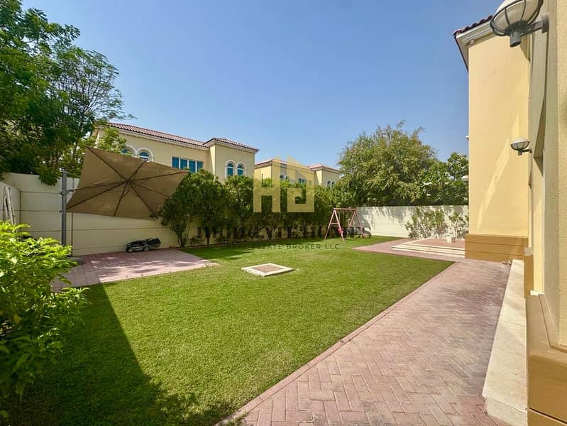 NEW in the Market | 4BR Small | Well-Kept Villa - Image 13