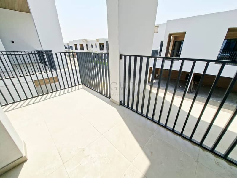 Next to Pool | Brand New | In the Middle of Park - Image 8